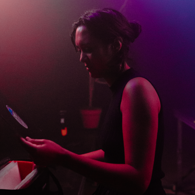 FLINTA* DJ Workshop mit Vanaenae