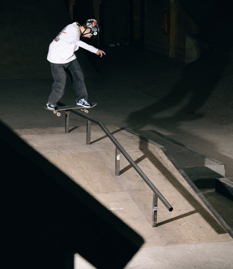 photo_5318759179088498547_y